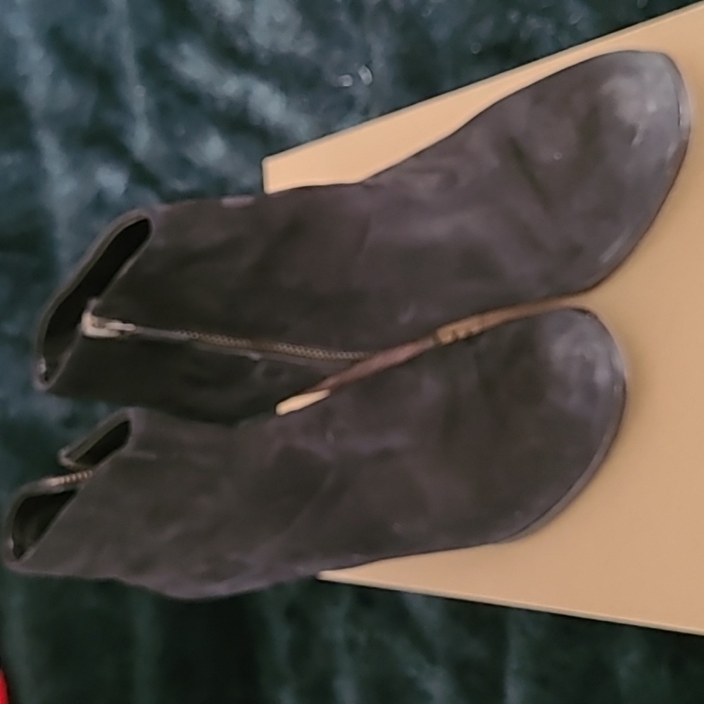 Women's shoes